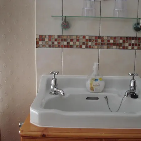 Invernook Guest house 3*